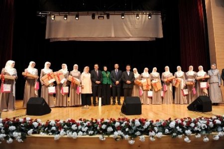 Bosnalı öğrencilerle 'Kutlu Doğum' sevinci