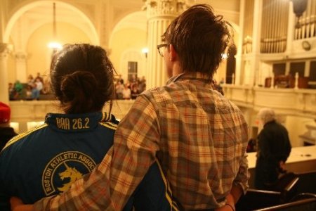 Bostonlular patlamaların şokunu atlatmaya çalıyor