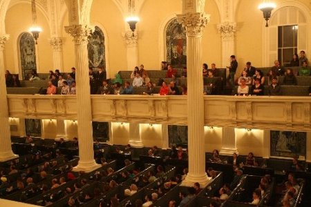 Bostonlular patlamaların şokunu atlatmaya çalıyor