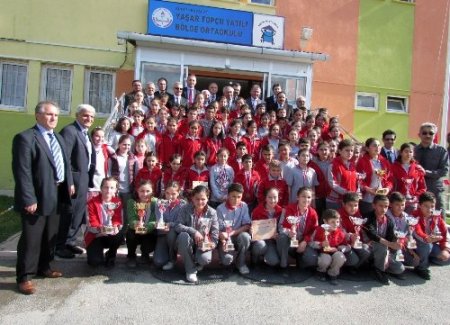 Boyabat Yaşar Topçu YBO’nun başarılı öğrencilerine ödül verildi