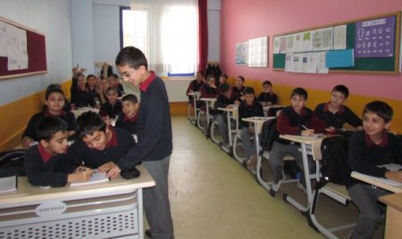 Boyabat Yıldız Koleji’nde öğrenciler sınıfları teslim aldı