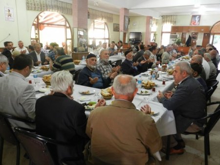 Boyabatlı emekli imamlar kahvaltıda buluştu