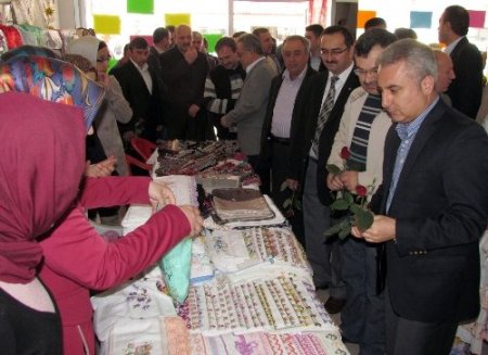 Boyabat’ta ihtiyaç sahibi öğrenciler yararına kermes