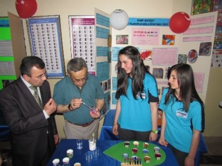 Boyabat’ta liselilerin bilim sergisine yoğun ilgi