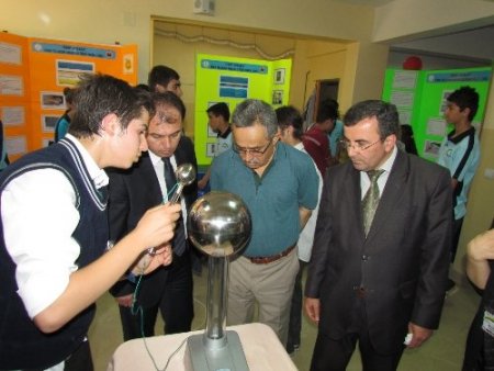 Boyabat’ta liselilerin bilim sergisine yoğun ilgi