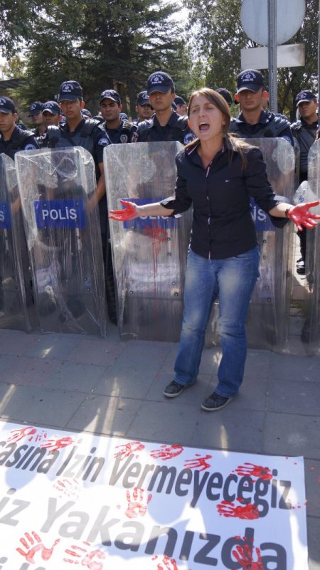 Boyalı protestoya polisten ‘streçli’ önlem