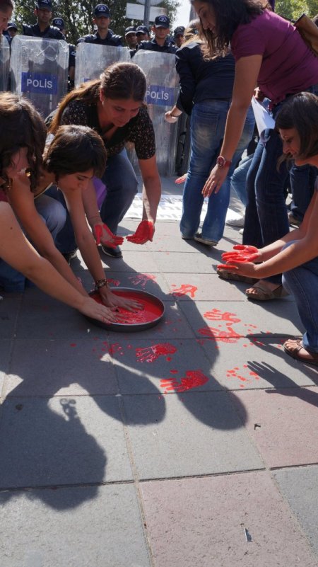 Boyalı protestoya polisten ‘streçli’ önlem