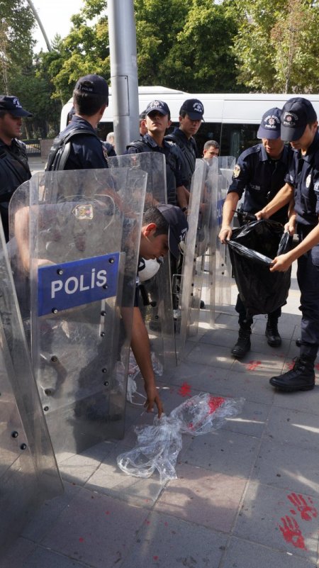 Boyalı protestoya polisten ‘streçli’ önlem