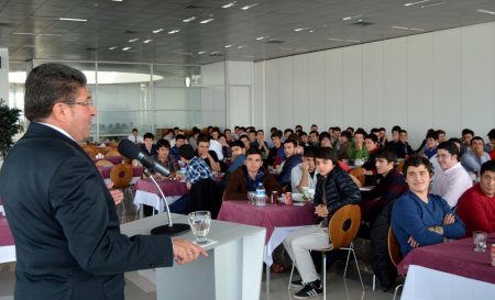 Boydak Holding'den öğrencilere sınav öncesi moral yemeği