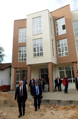 Bozbey, İhtiyaç Ve Sorunları Yerinde İnceliyor