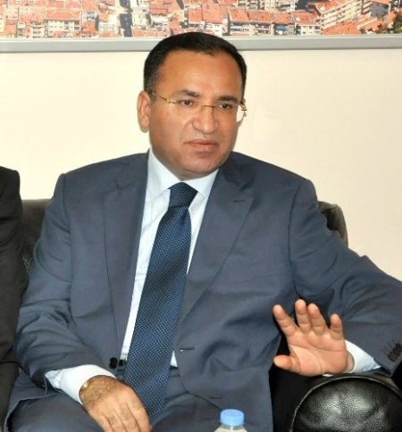 Bozdağ: 27 Nisan hukukun en büyük güç olması adına dönüm noktasıdır