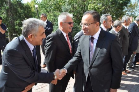 Bozdağ: 'Acılar üzerinden siyaset yapılmasın, herkes vicdanlı olsun'