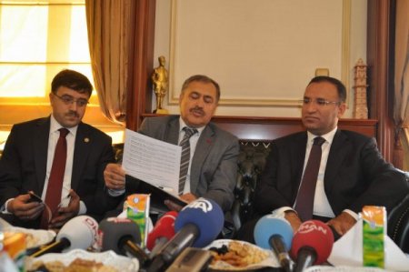 Bozdağ: 'Acılar üzerinden siyaset yapılmasın, herkes vicdanlı olsun'