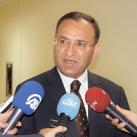 Bozdağ: Almanya’daki yangında polis ve savcılık hiçbir ihtimali dışlamamalı