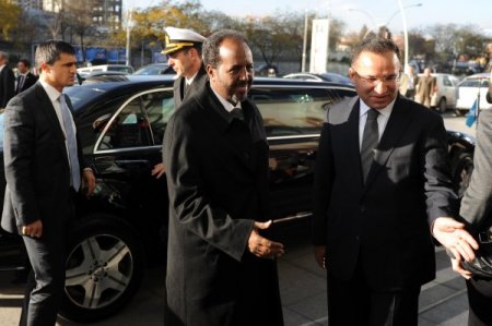 Bozdağ: Bahçeli, 9 ışıktan ışık almıyor, ışığı başka yerlerden aldığı açık