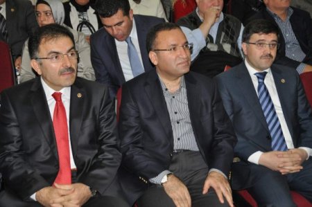 Bozdağ: Bugüne kadar hesabı darbe yapanlar soruyordu, şimdi millet soruyor