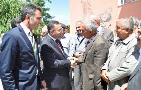 Bozdağ: CHP, gazete kupürlerini takip etmekten kendi arşivlerine bakamıyor