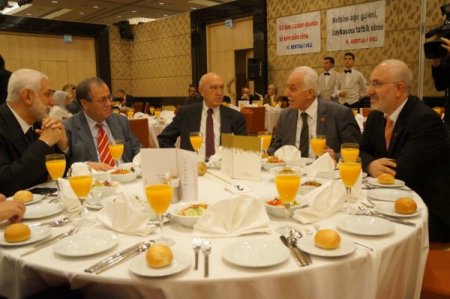 Bozdağ: Diyanet talepler doğrultusunda yurt dışına 45 Alevi dede gönderdi