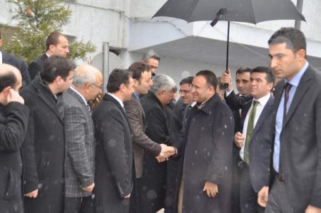 Bozdağ: Hükümet terörün bitmesi için taşın altına elini değil gövdesini koydu