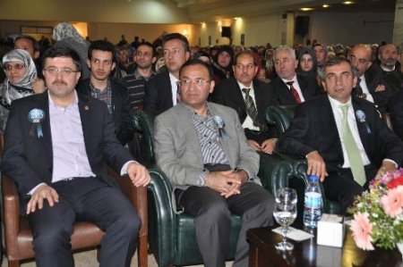 Bozdağ: İslam’ı doğru anlamak için en güzel örnek Allah’ın Resulüdür