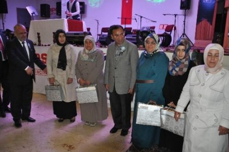 Bozdağ: İslam’ı doğru anlamak için en güzel örnek Allah’ın Resulüdür