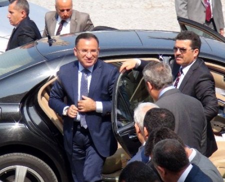 Bozdağ: Milletimizin aleyhine hiçbir şeyin altına imza atmadık (1)