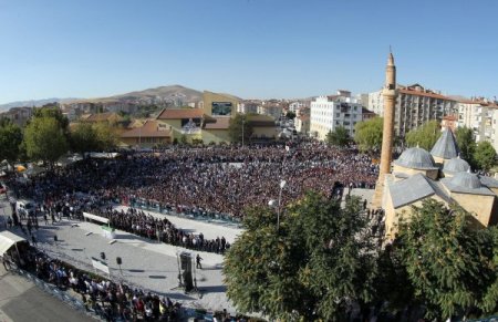 Bozkırın Tezenesi son yolculuğuna uğurlandı