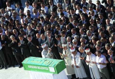Bozkırın Tezenesi son yolculuğuna uğurlandı