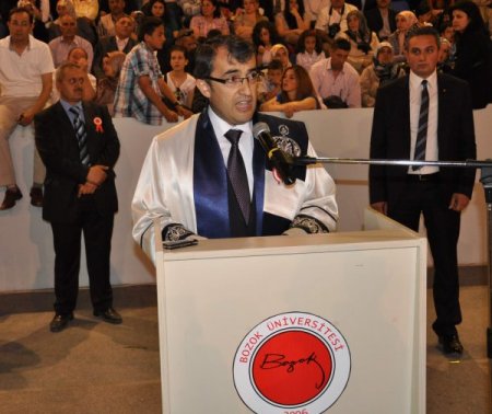 Bozok Üniversitesi'nde Mezuniyet Coşkusu
