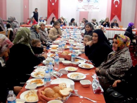 Bozovalı bayanlar Şanlıurfa merkezi gezdi