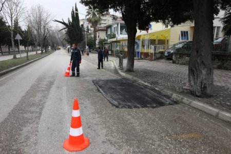 Bozular Yollara Yama Yapılıyor