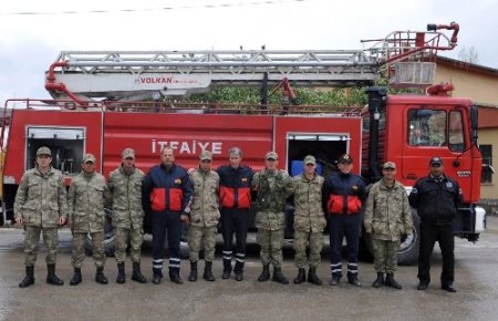 Bozüyük İtfaiyesi'nden askerlere yangın eğitimi