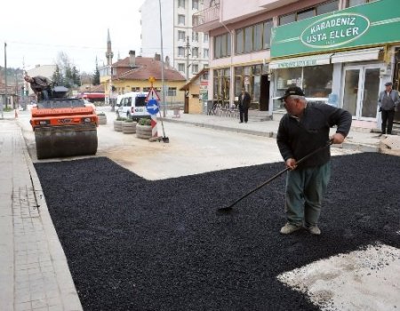 Bozüyük'te asfaltlama çalışması sürüyor