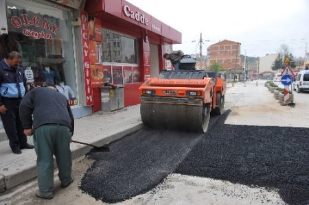 Bozüyük'te asfaltlama çalışması sürüyor