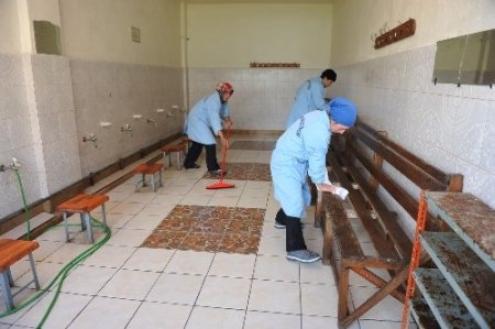 Bozüyük'te camilerden gül kokuları yayılıyor