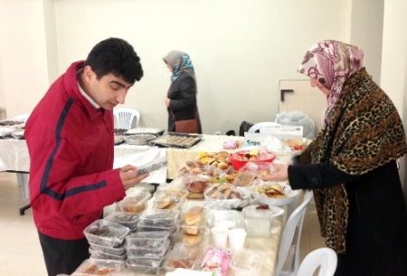 Bozüyük'te ihtiyaç sahipleri yararına kermes