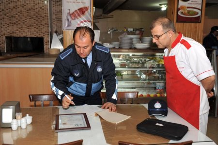 Bozüyük'te restaurantlar denetlendi