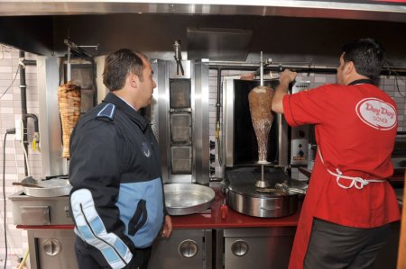 Bozüyük'te restaurantlar denetlendi