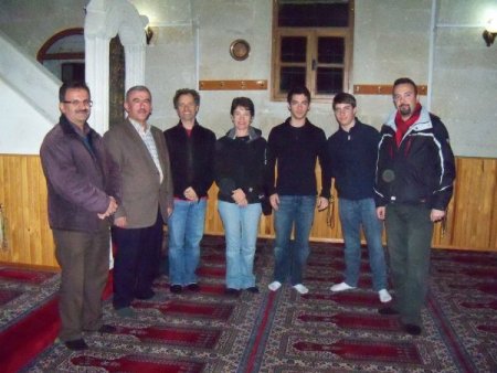 Brezilyalı Aile Camide İslam'ı Öğrenip Kur'an Dinledi