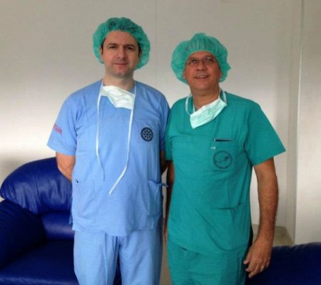 Brezilyalı profesör lazerle fistül tedavisini Uludağ Üniversitesi'nde öğreniyor