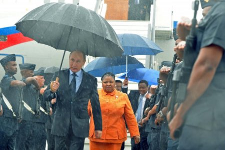 BRİCS liderleri Güney Afrika’ya geldi