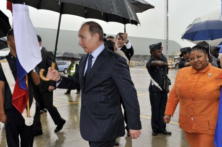 BRİCS liderleri Güney Afrika’ya geldi