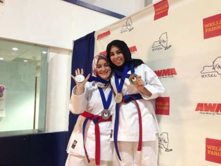 Brooklyn Amity Karate Okulu 40 madalya ile New York birincisi oldu