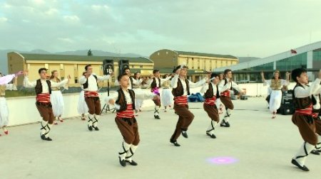 BTSO Kız Teknik ve Meslek Lisesi Bahar Şenliği düzenledi