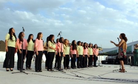 BTSO Kız Teknik ve Meslek Lisesi Bahar Şenliği düzenledi