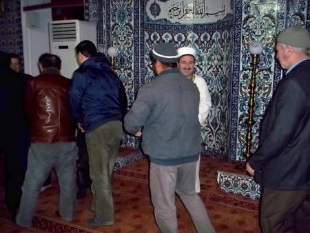 Bu camide her cuma sabahı bayramlaşılıp kahvaltı ediliyor