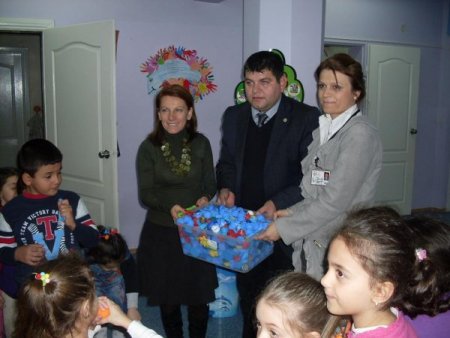 Bu Kapağın Altında 'yardımlaşma' Var