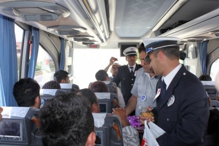 Bu Kez Ceza Değil Hediye İçin Durdurdular