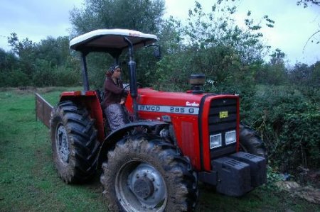 Bu Köyde Erkekler Kahvede Oturuyor, Kadınlar Tarlada Çalışıyor