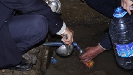 Bu Köyde Maden Suyu Bedava